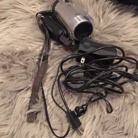 Canon camera - Picture 4 of 6